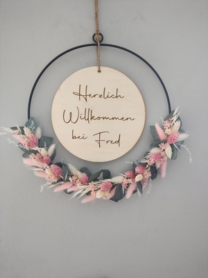 https://woelkchen.nrw/Shop/Familie-Freunde/artikel_Metallring-Willkommen-mit-Trockenblumen_26.html