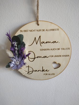 https://woelkchen.nrw/Shop/Muttertag/artikel_Holzschild-beste-Mama-Oma-mit-Trockenblumen_114.html