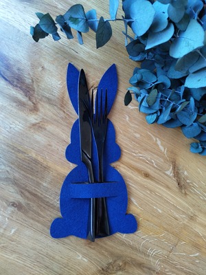 https://woelkchen.nrw/Shop/Ostern/artikel_Filz-Osterhase-Bestecktasche_52.html